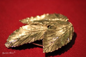Three leafs sterling silver R537